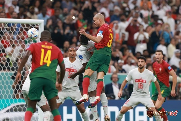 Pha đánh đầu của lão tướng Pepe hậu vệ hay nhất World Cup 2022