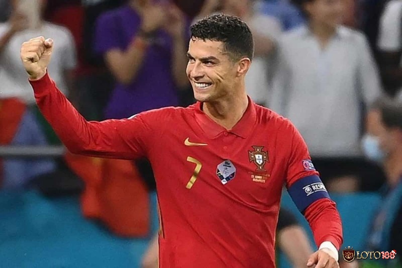 Cristiano Ronaldo chính là cầu thủ ghi nhiều bàn nhất Euro qua các mùa giải, tổng cộng anh có 14 pha lập công. 