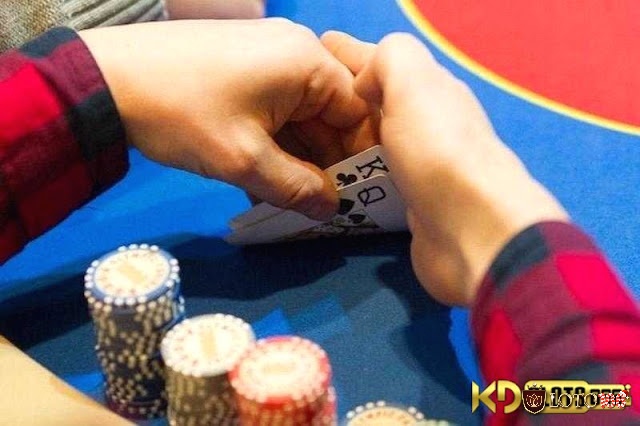 Tìm hiểu chi tiết về cách sử dụng và nguyên tắc khi áp dụng Triple Barrel Poker là gì?