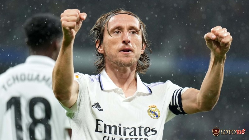 Luka Modric có bộ óc bóng đá tuyệt vời với khả năng điều phối bóng ấn tượng