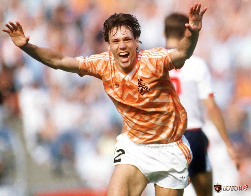 Tiền đạo hay nhất AC Milan: Cầu thủ Marco van Basten