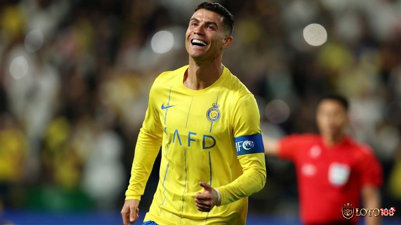 Cristiano Ronaldo - một tiền đạo hàng đầu trong Cup C1 và là một biểu tượng trong làng bóng đá.