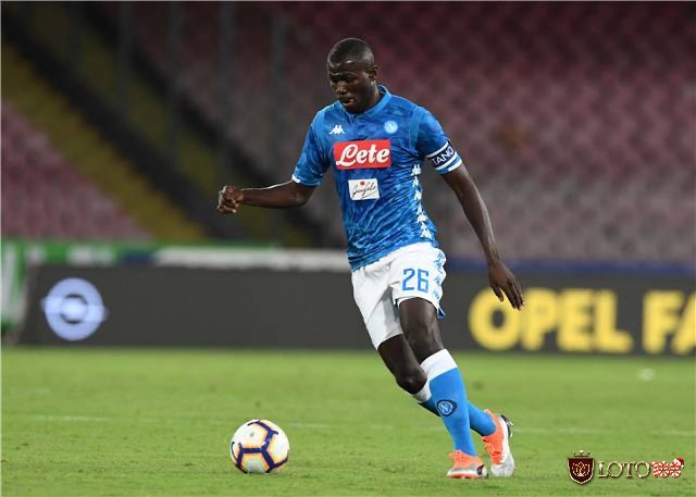 Kalidou Koulibaly được biết đến là một trong những trung vệ hay nhất Serie A hiện nay