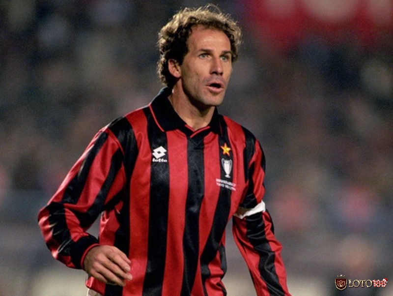 Hậu vệ hay nhất Franco Baresi có khả năng lãnh đạo ấn tượng