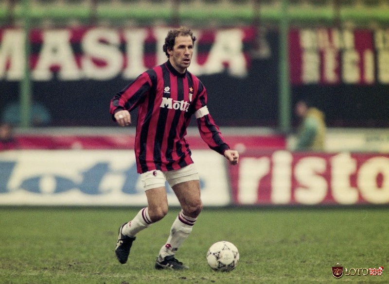 Hình ảnh tiền vệ Franco Baresi